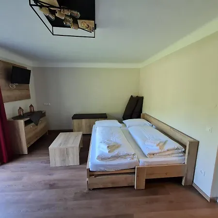 Alpensee Unterburg am Klopeiner See